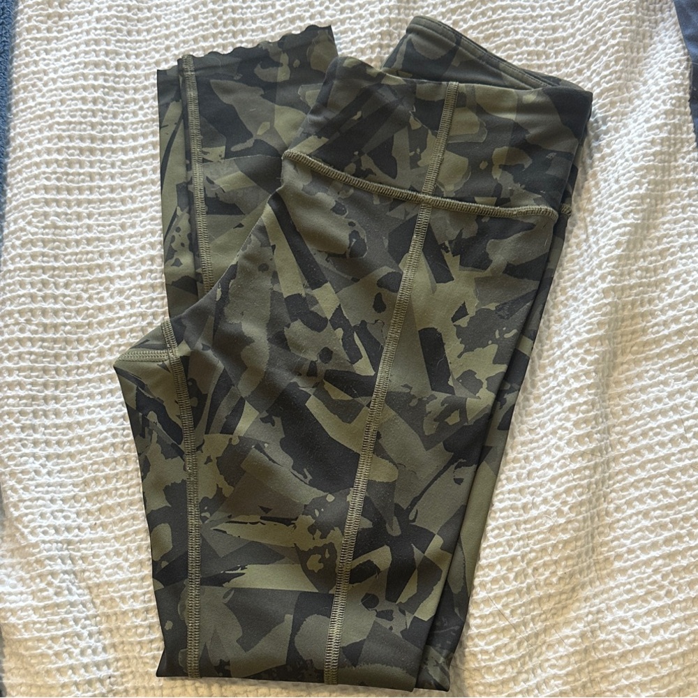 Lululemon Wunder Under High-Rise Crop Camouflage Leggings - Size 4